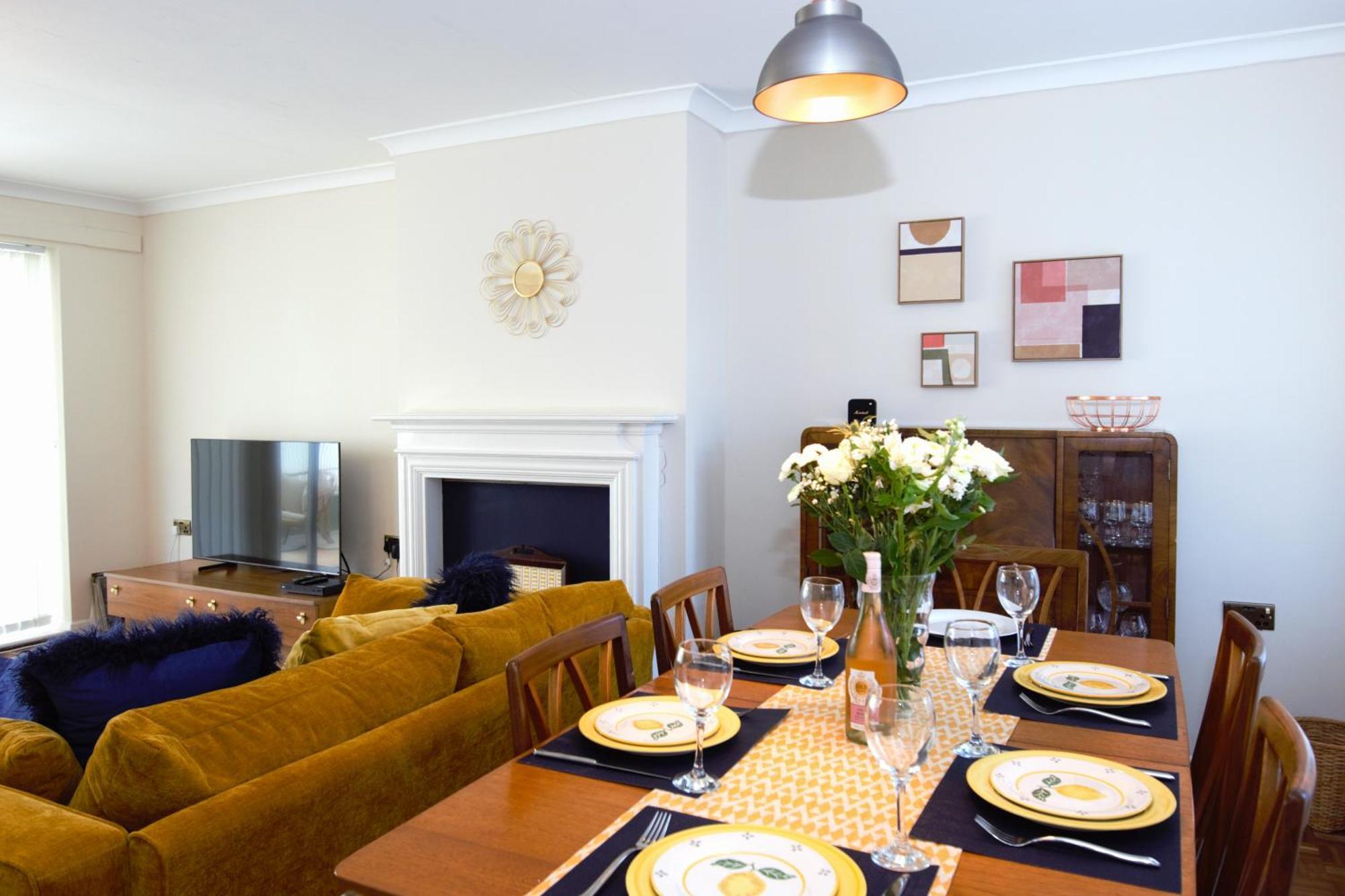 Holiday home Family Seaside Oasis - Mins To