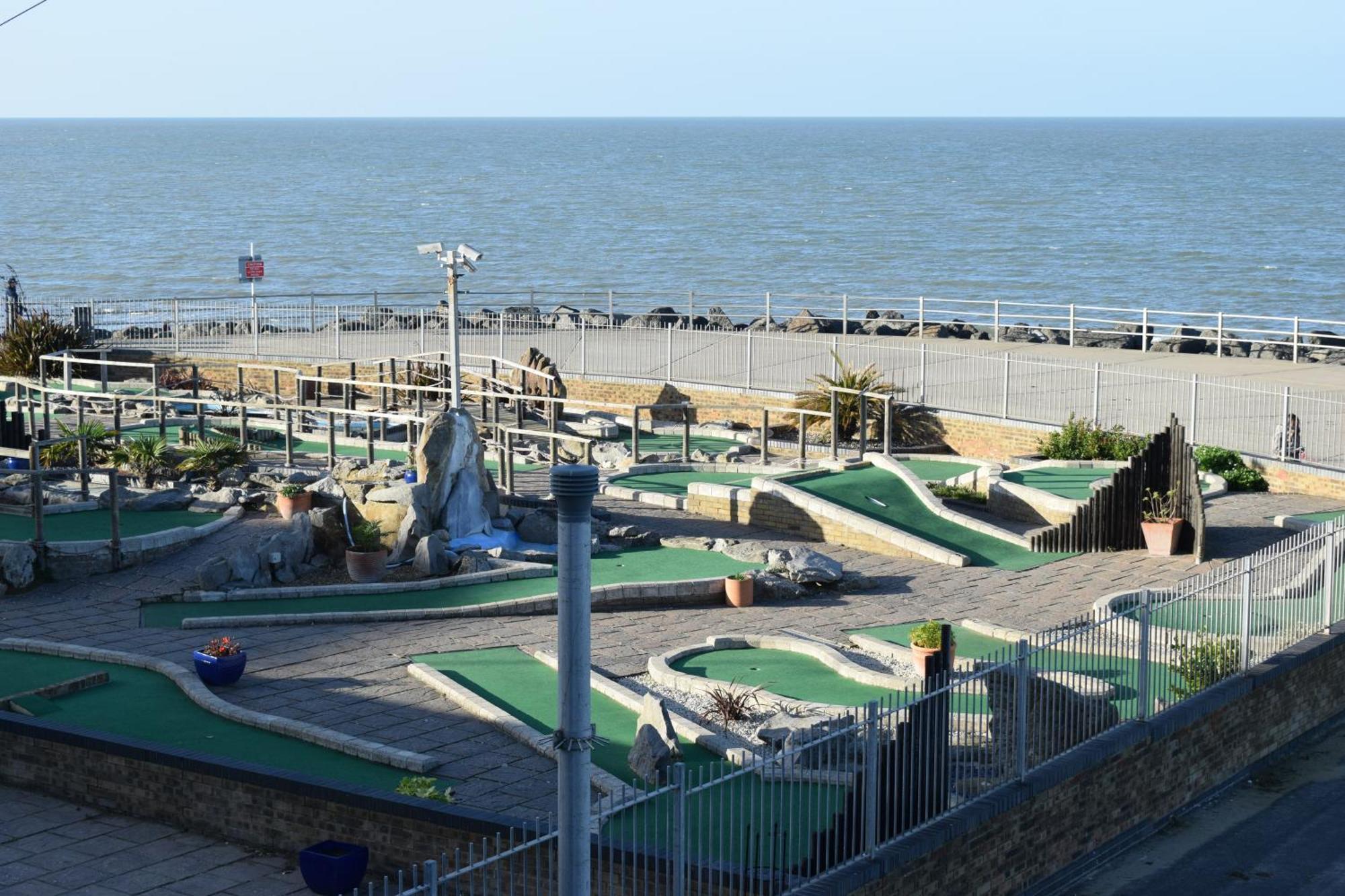 Family Seaside Oasis - Mins To Holiday home