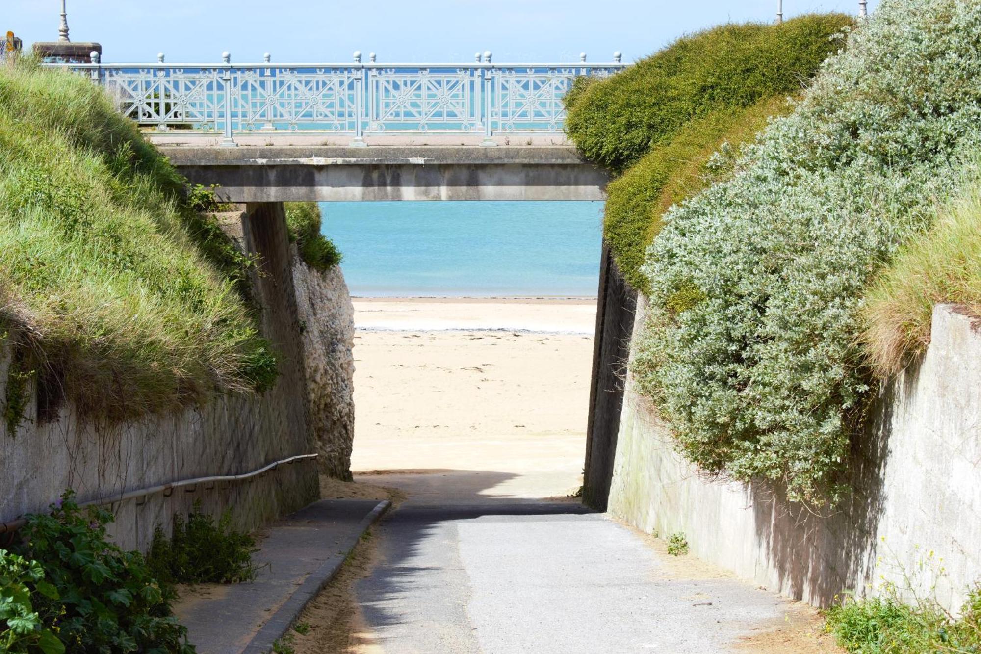 Family Seaside Oasis - Mins To Holiday home *