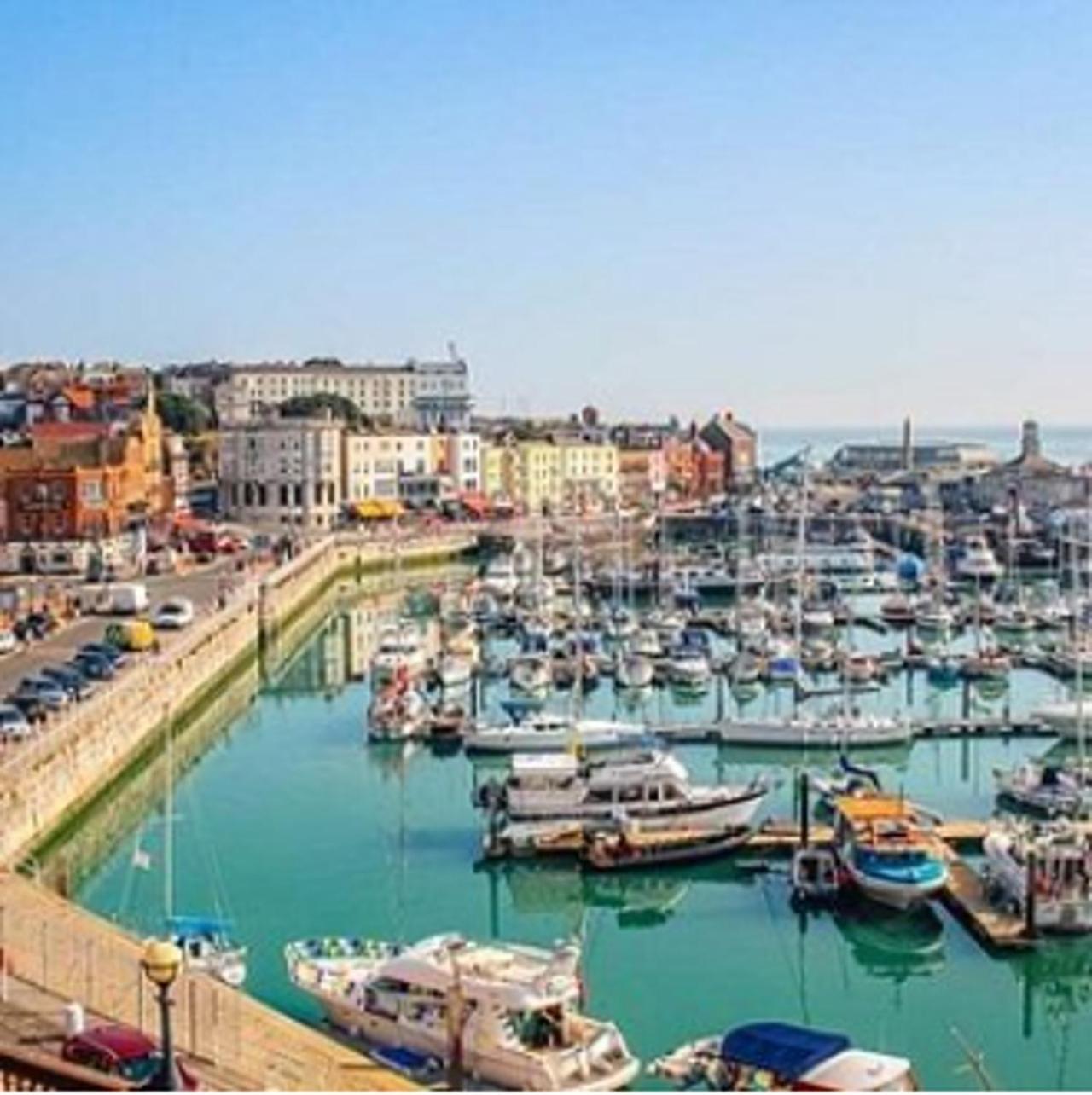 Family Seaside Oasis - Mins To Holiday home